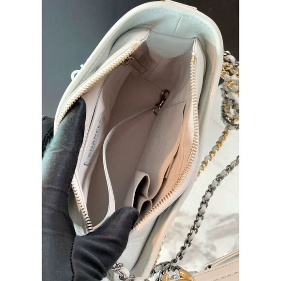 Chanel Women Pre-Loved Bag Very Good Condition - Picture 9 of 9